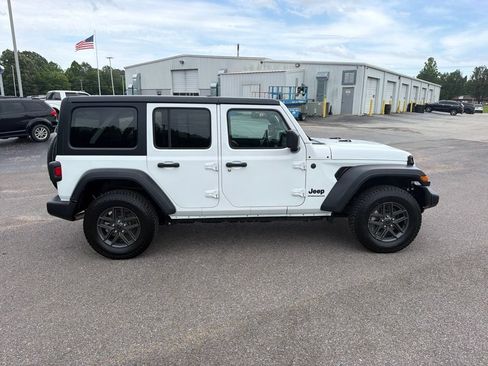 Used 2024 Jeep Wrangler Unlimited Sport AWD/4WD image 2