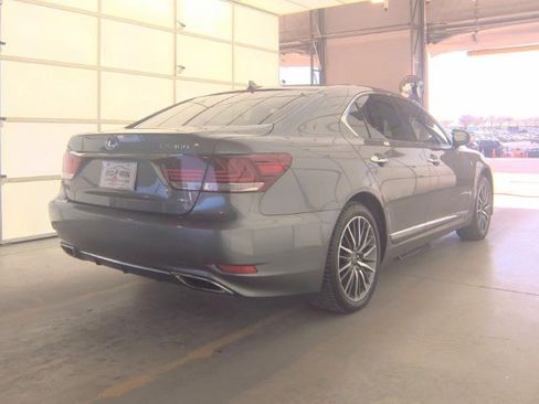 Used 2013 Lexus LS 460 AWD w/ F-Sport Pkg image 3