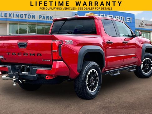 Used 2025 Toyota Tacoma TRD Off-Road AWD/4WD image 13