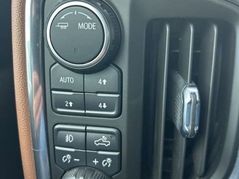 Certified 2023 Chevrolet Silverado 3500 High Country AWD/4WD image 13