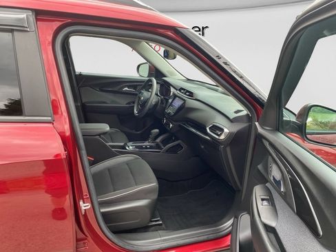 Used 2022 Chevrolet TrailBlazer LT w/ Convenience Package AWD/4WD image 11