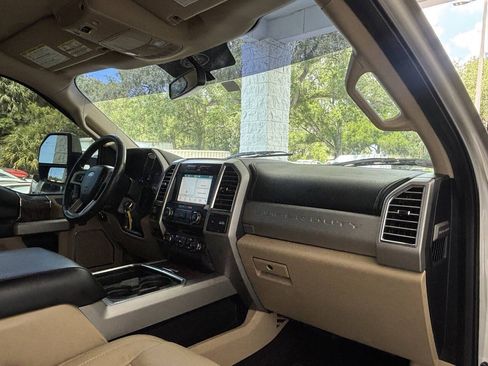 Used 2017 Ford F250 Lariat w/ Lariat Value Package AWD/4WD image 33