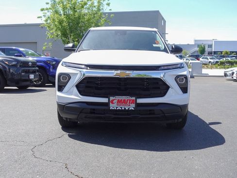Used 2025 Chevrolet TrailBlazer LS w/ LS Convenience Package FWD image 9