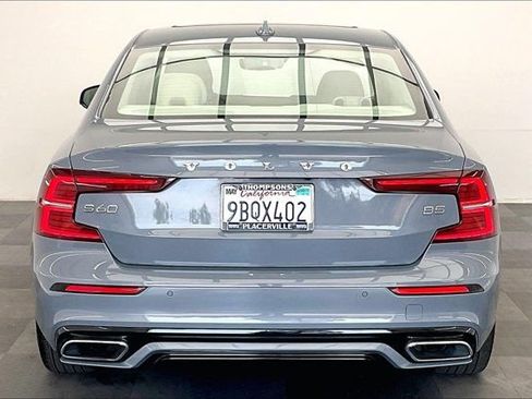Used 2022 Volvo S60 B5 Momentum FWD image 3