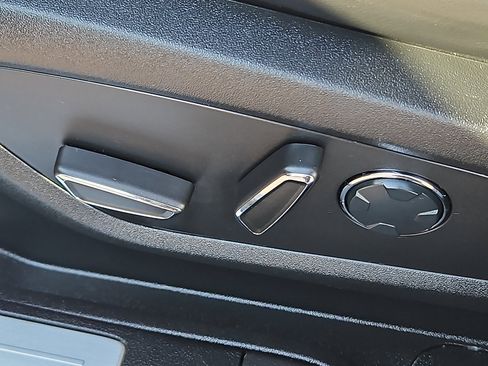 Used 2019 Lincoln MKC Reserve image 26