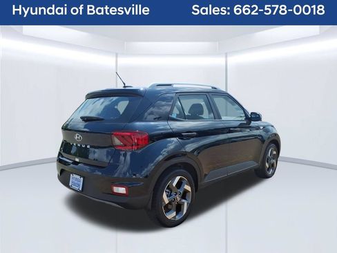 Used 2025 Hyundai Venue SEL FWD image 5