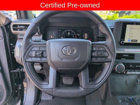 Used 2025 Toyota Tacoma SR5 AWD/4WD image 15