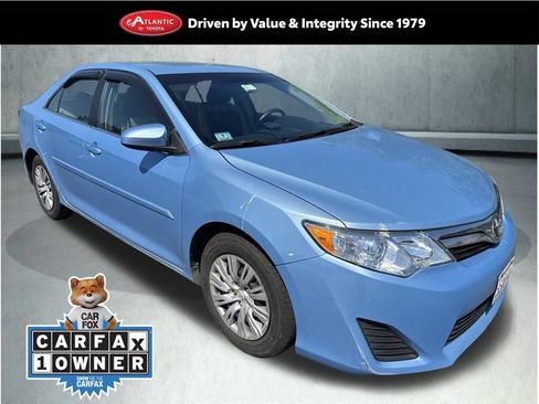 Used 2013 Toyota Camry LE FWD image 1