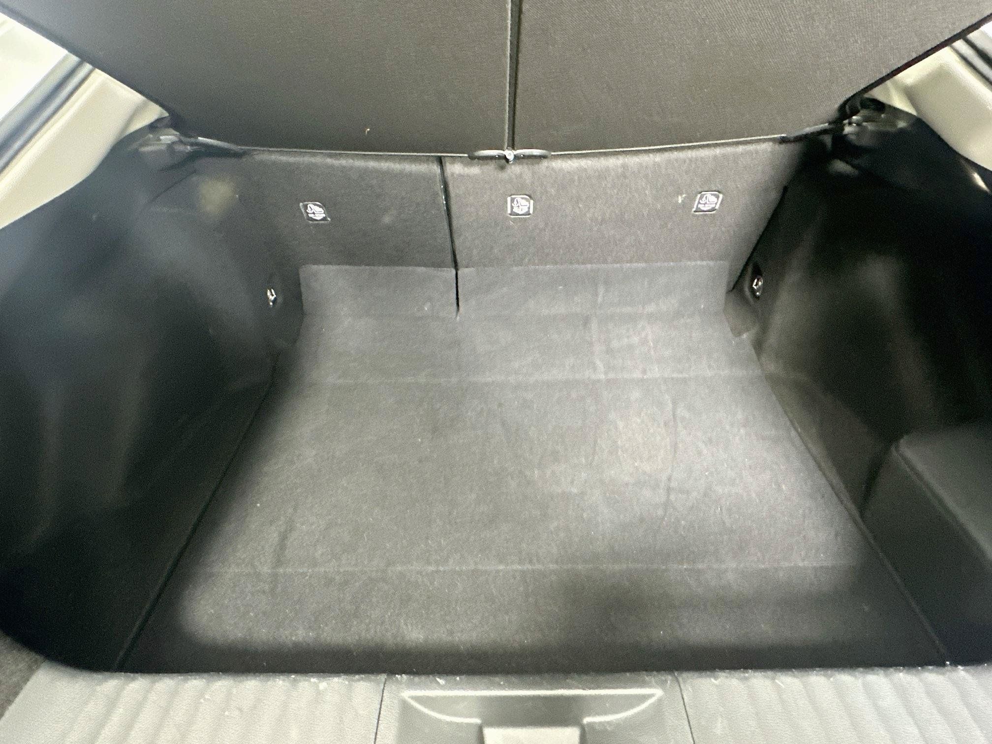 Used 2025 Toyota Prius LE FWD image 26