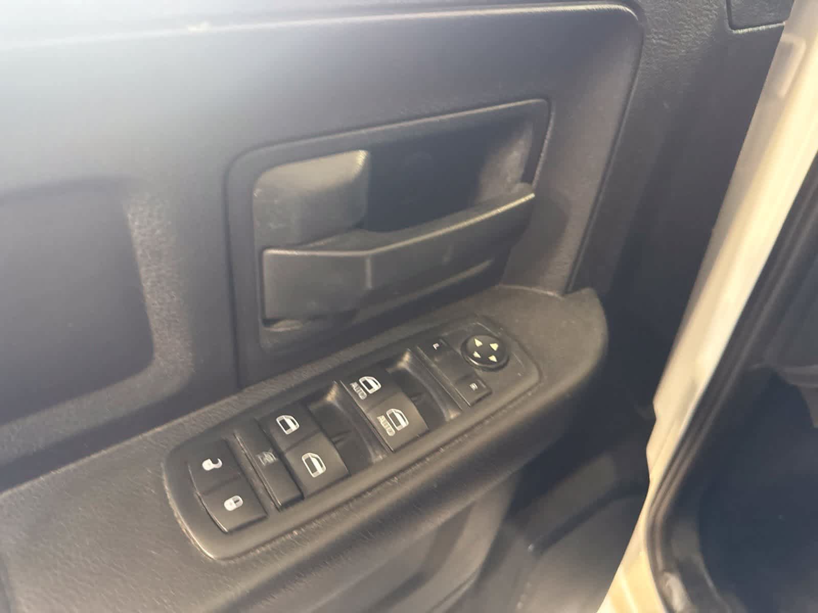 Used 2016 RAM 1500 Express RWD image 14