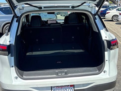 Certified 2026 INFINITI QX60 Luxe w/ Cargo Package FWD image 9