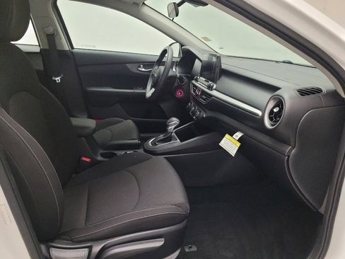 Used 2020 Kia Forte LXS FWD image 21
