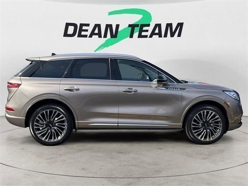 Used 2022 Lincoln Corsair FWD image 9