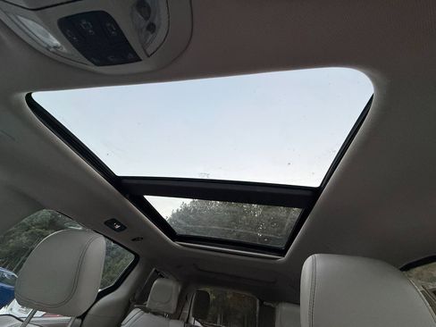 Used 2020 Chrysler Pacifica Limited image 30