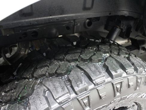 Used 2025 Ford F150 Lariat AWD/4WD image 34