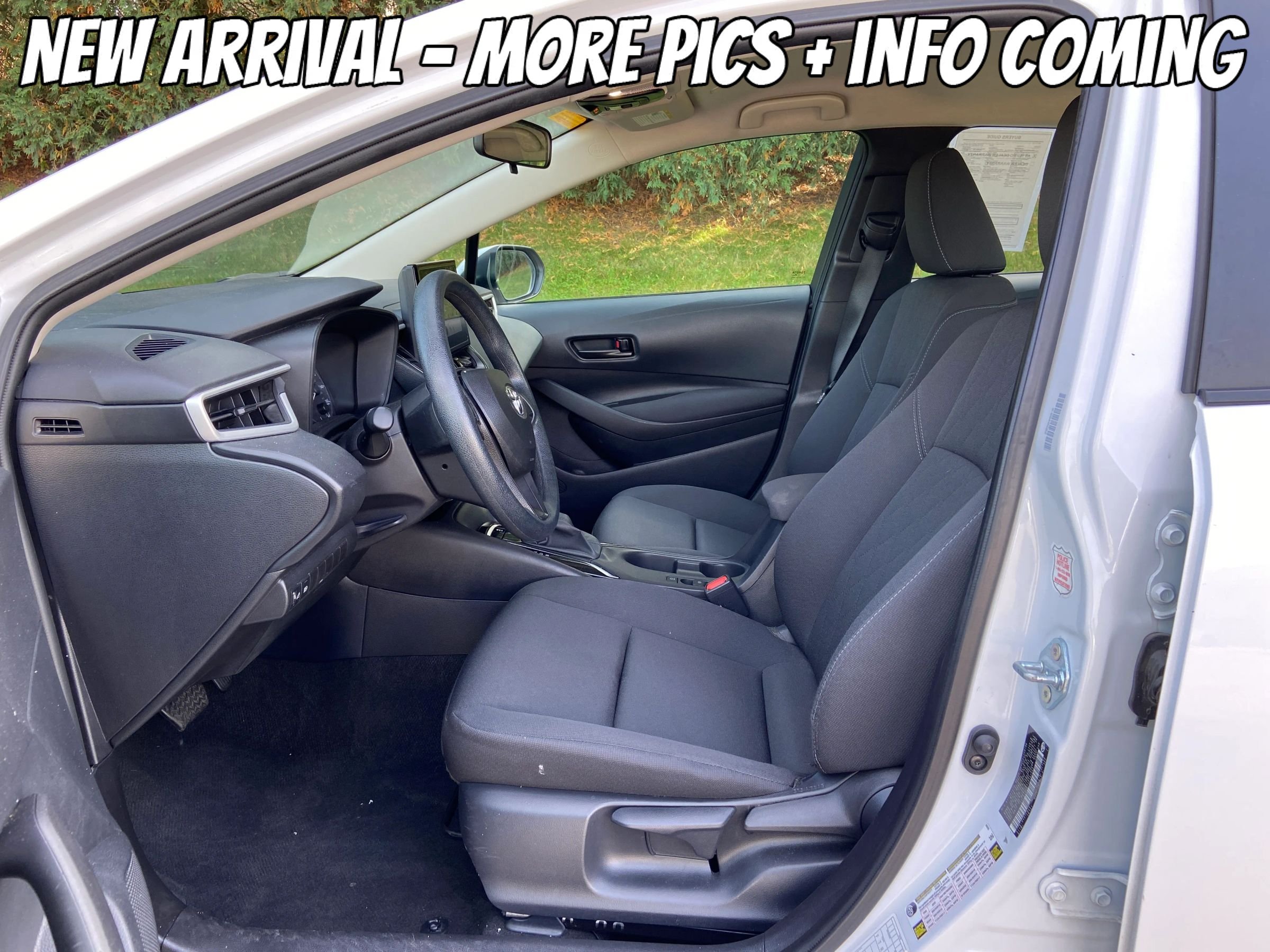 Used 2025 Toyota Corolla LE FWD image 3