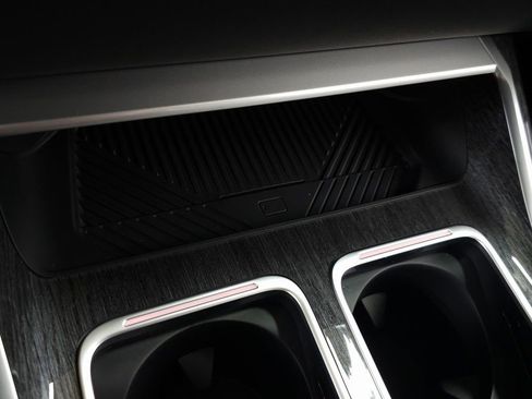 New 2025 BMW 760i xDrive w/ Premium Package image 31