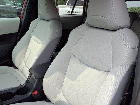 New 2026 Toyota Highlander Platinum AWD/4WD image 14
