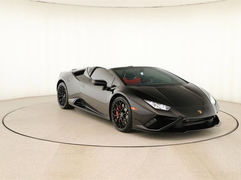 Used 2022 Lamborghini Huracan EVO image 10