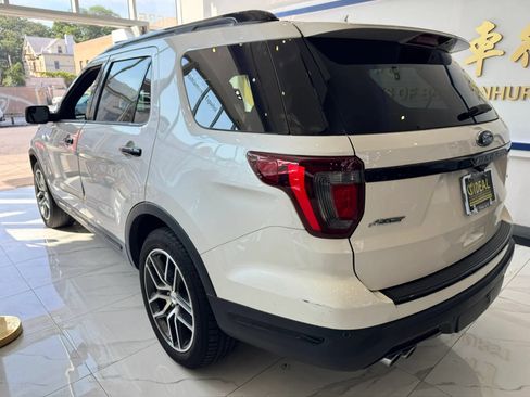 Used 2018 Ford Explorer Sport AWD/4WD image 5