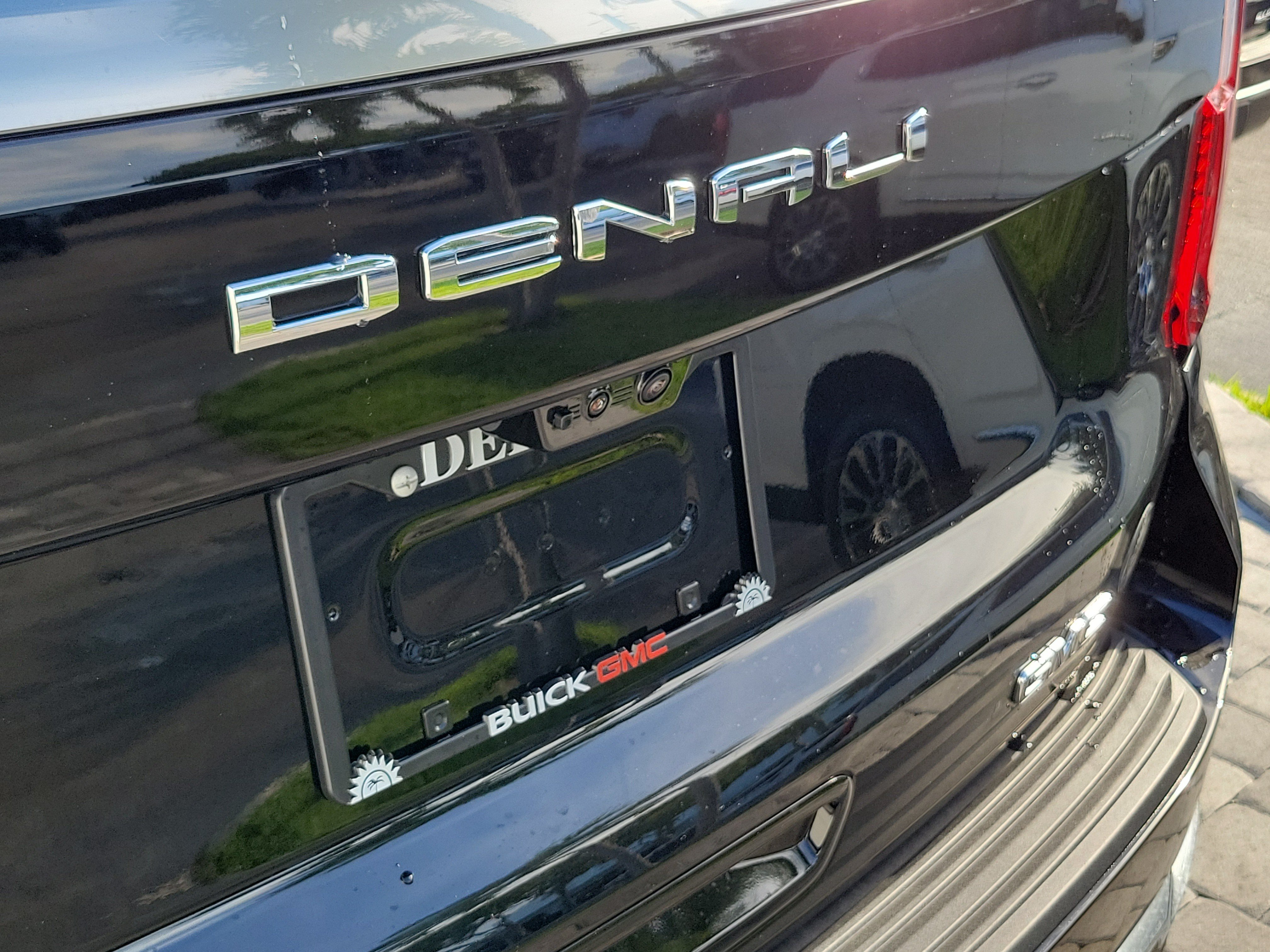 New 2026 GMC Yukon Denali w/ Denali Reserve Package AWD/4WD image 8