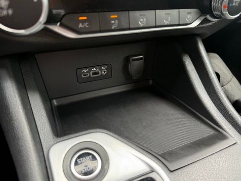 Used 2023 Nissan Sentra SV image 18