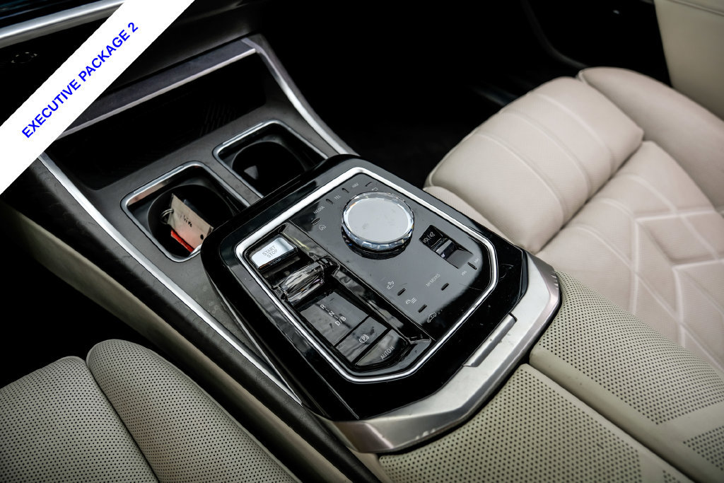 Used 2023 BMW i7 xDrive60 AWD/4WD image 30