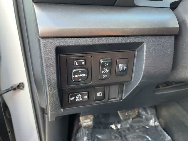 Used 2019 Toyota Tundra SR5 w/ SX Package AWD/4WD image 31