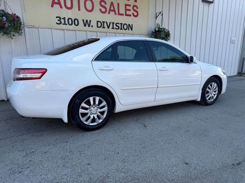 Used 2010 Toyota Camry LE FWD image 4