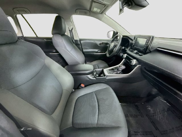 Certified 2021 Toyota RAV4 LE w/ Carpet Mat Package (TMS) FWD image 27