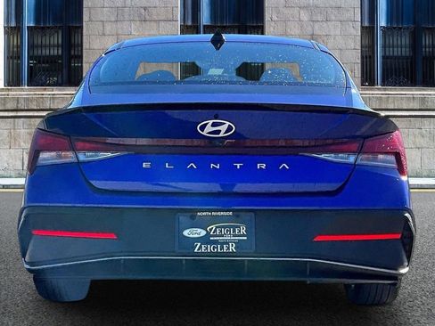 Used 2025 Hyundai Elantra Sport image 4
