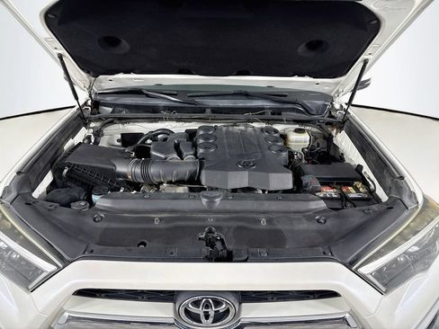 Used 2016 Toyota 4Runner Limited AWD/4WD image 32