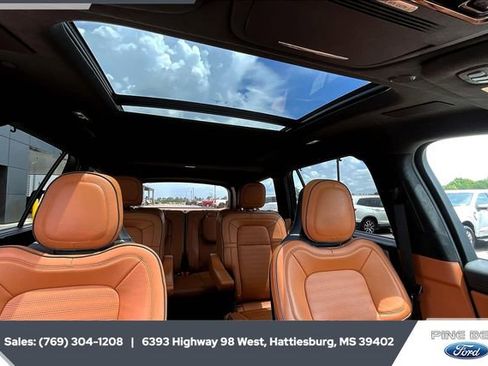 Used 2023 Lincoln Aviator Black Label w/ Dynamic Handling Package image 16