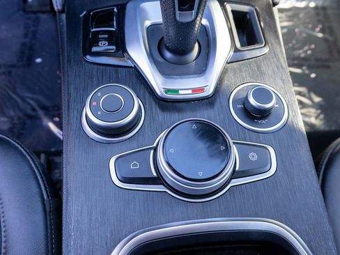 Used 2022 Alfa Romeo Stelvio Sprint image 24