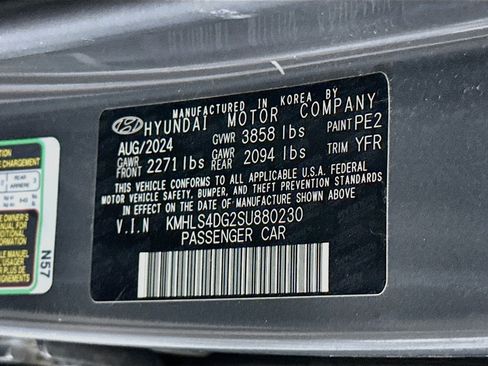 Used 2025 Hyundai Elantra SEL FWD image 12