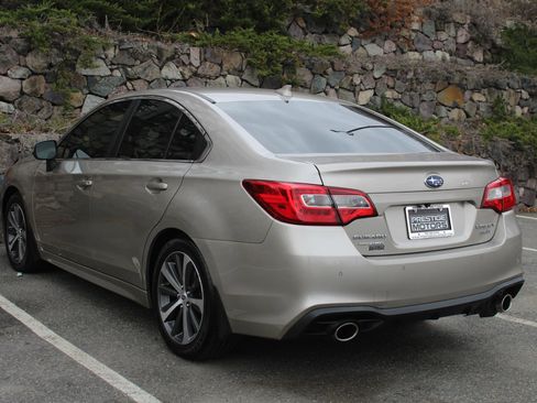 Used 2018 Subaru Legacy 3.6R Limited AWD/4WD image 7