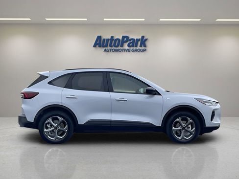 New 2025 Ford Escape ST-Line w/ Tech Pack #1 AWD/4WD image 8