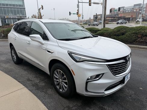 Used 2022 Buick Enclave Premium image 3