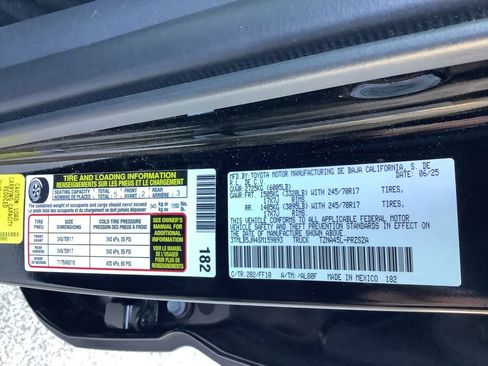 Used 2025 Toyota Tacoma SR5 AWD/4WD image 30