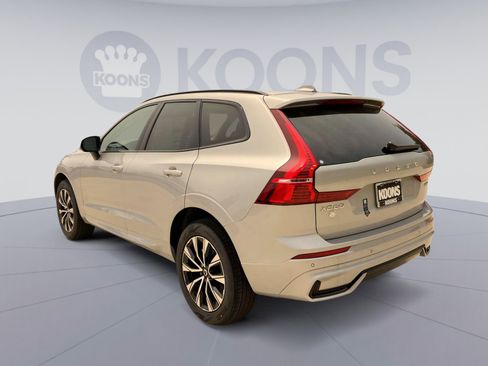 New 2025 Volvo XC60 B5 Core w/ Climate Package image 4