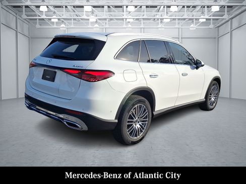 New 2026 Mercedes-Benz GLC 300 4MATIC image 4