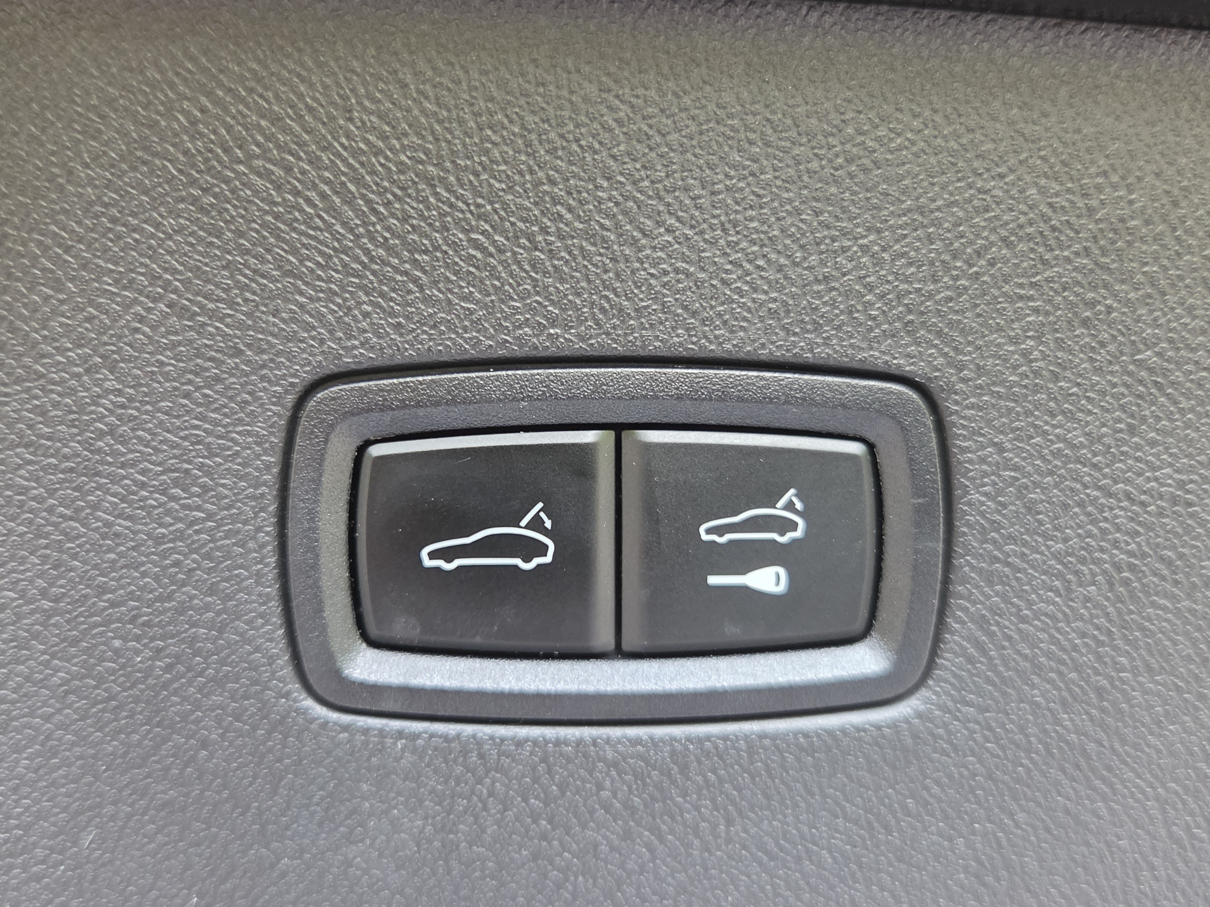 Used 2023 Porsche Cayenne Coupe AWD/4WD image 16