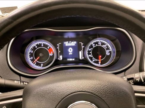 Used 2020 Jeep Cherokee Latitude w/ Cold Weather Group image 19