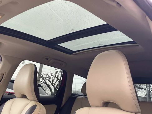 Used 2011 Volvo XC60 3.2 R-Design image 15