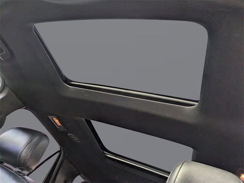 Used 2017 Ford Explorer XLT w/ Equipment Group 202A image 22