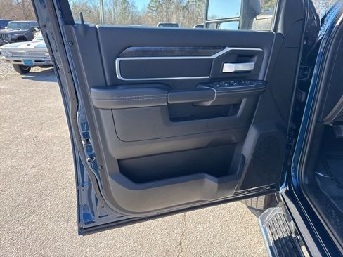 Used 2024 RAM 2500 Big Horn w/ Level 2 Equipment Group image 25