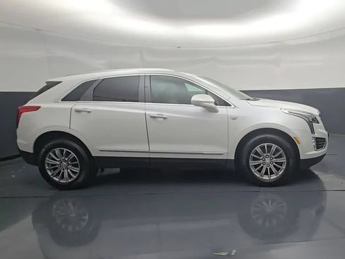 Used 2018 Cadillac XT5 Luxury w/ Driver Awareness Package AWD/4WD image 10