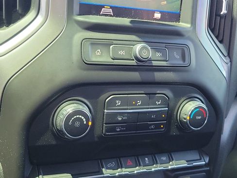 Used 2020 Chevrolet Silverado 1500 Custom w/ Custom Value Package RWD image 22
