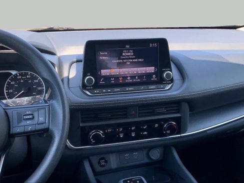 Used 2024 Nissan Rogue S FWD image 7