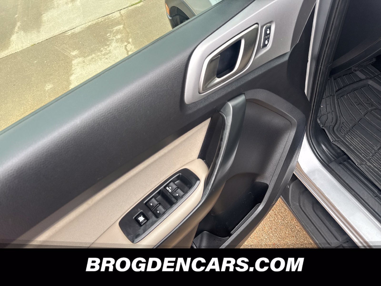 Used 2022 Ford Ranger XLT w/ Equipment Group 301A Mid AWD/4WD image 8